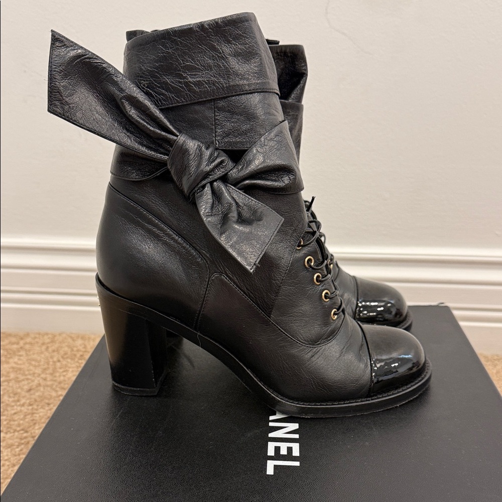 Chanel Lace-Up Ankle Boots Bow Wrap Black Leather Cap Toe Heeled Booties 37.5 - Picture 2 of 12